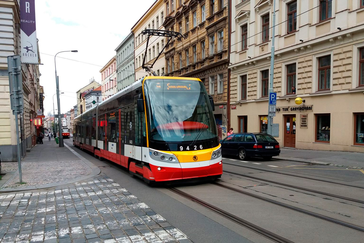 Прага продовжила українцям знижку на транспорт